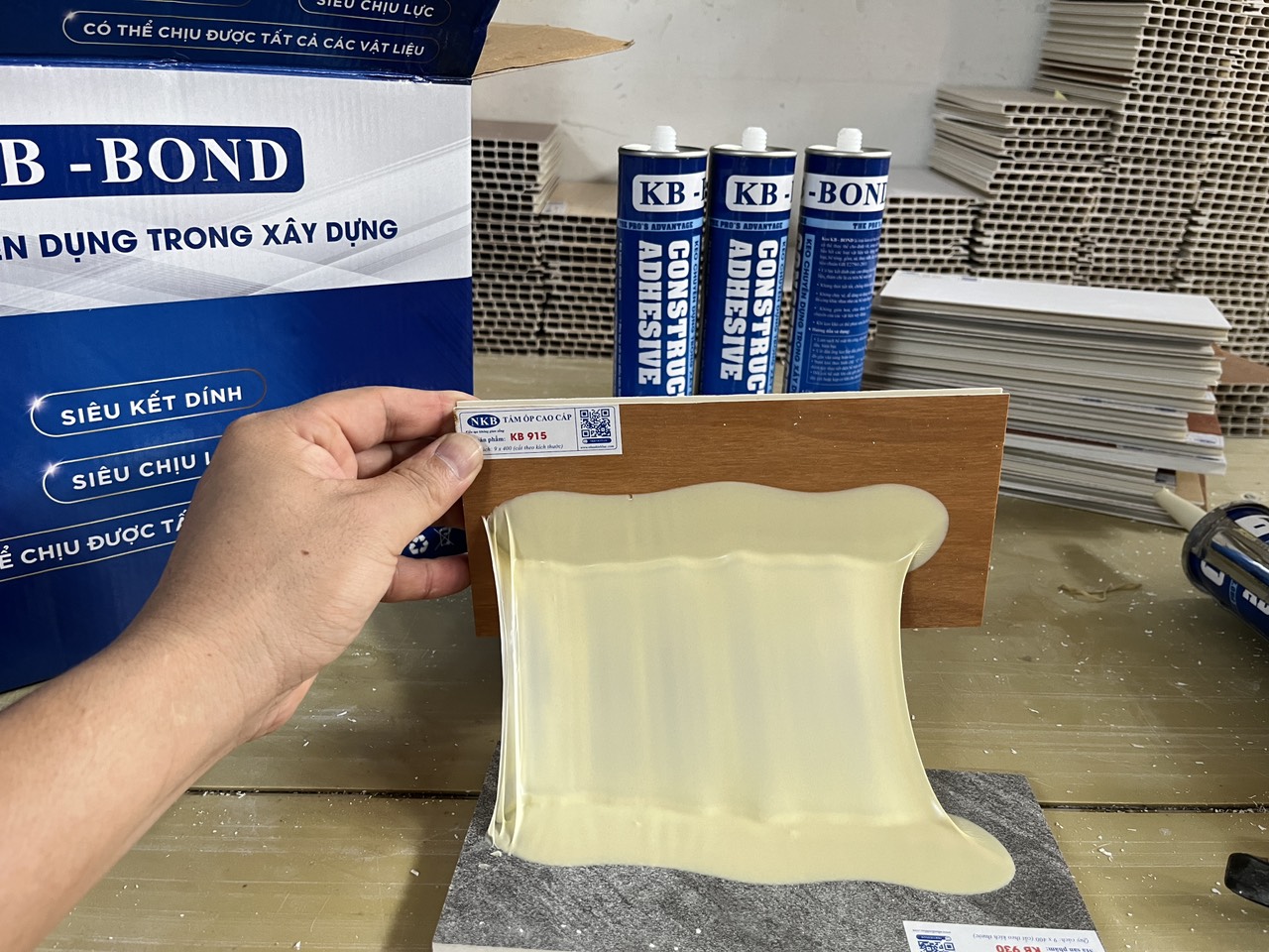 Tính Ứng Dụng Của Keo KB Bond Trong Thi Công Tấm Ốp Nano Và Xây Dựng